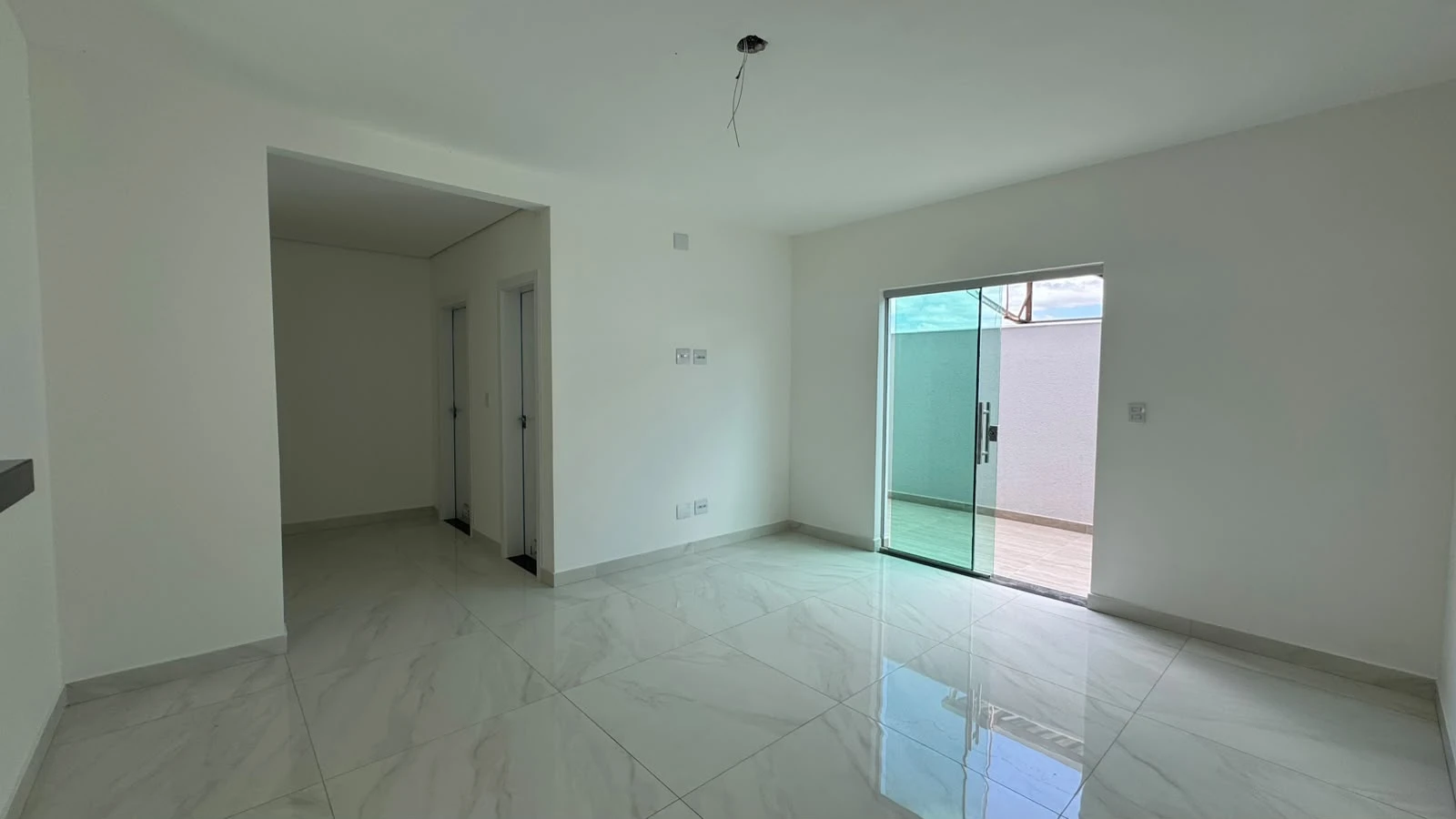 ÁREA PRIVATIVA DE ALTO PADRÃO | 3 QUARTOS, SUÍTE, 2 VAGAS E 44,59 M² DE ÁREA EXTERNA.