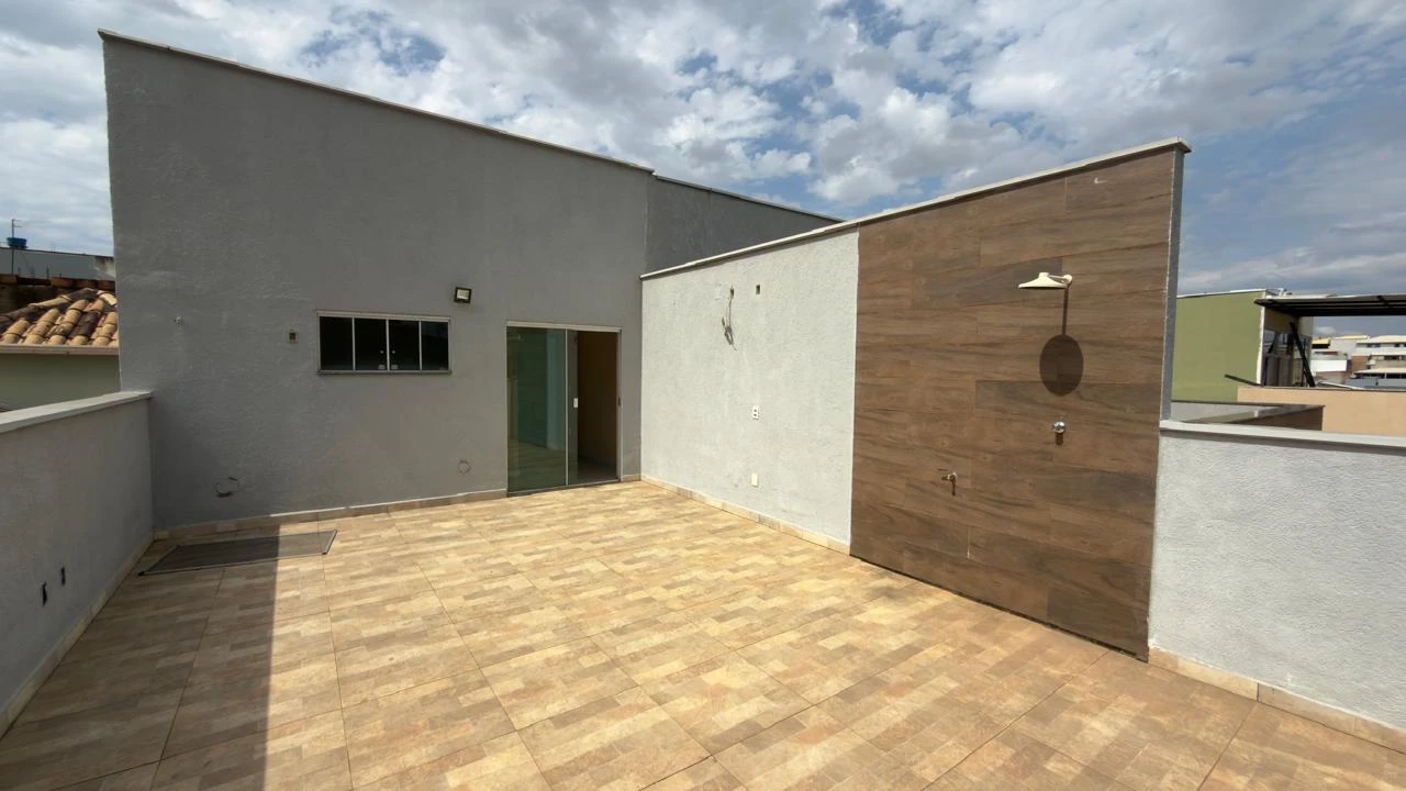 MOBILIADA - CASA TRIPLEX NO MONTE VERDE, BETIM