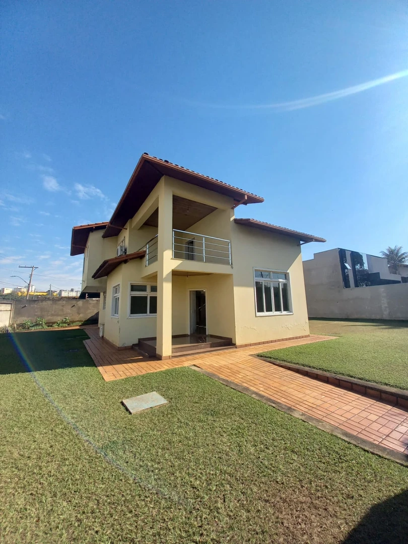 CASA DE ALTO PADRÃO NO INGÁ | 954 m² DE TERRENO E 320m² CONSTRUÍDOS