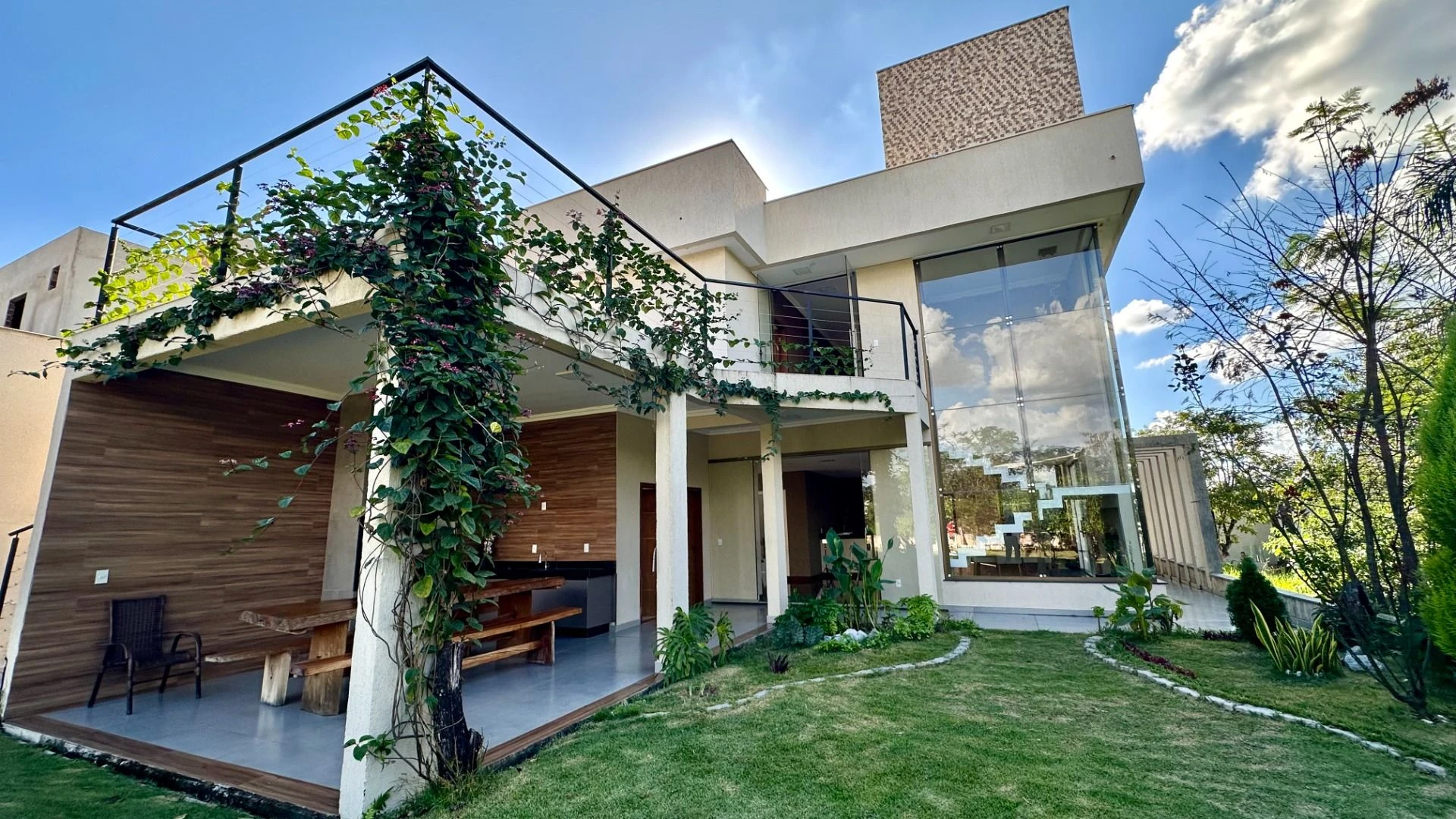 Casa com 3 dormitórios à venda, 300 m² por R$ 2.190.000,00 - Condomínio Ouro Verde - Betim/MG